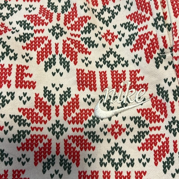Nike Sweats Christmas! - Picture 2 of 6